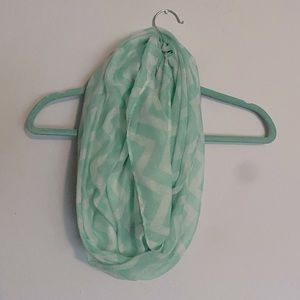 Infinity scarf. Tags removed. Information unknown